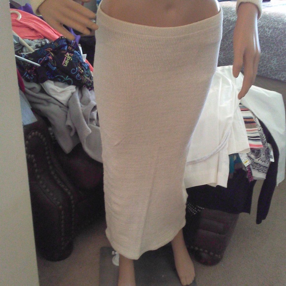 BNWT VINTAGE WHITE HOUSE BOUTIQUE 3 PC OFF WHITE/ GOLD SEXY SZ SMALL BY MARe' - Picture 3 of 12